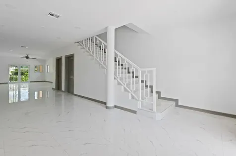 Lyford Hills Sub New Providence Paradise Island BS