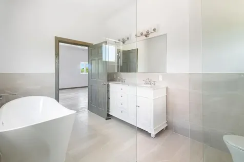 Lyford Hills Sub New Providence Paradise Island BS