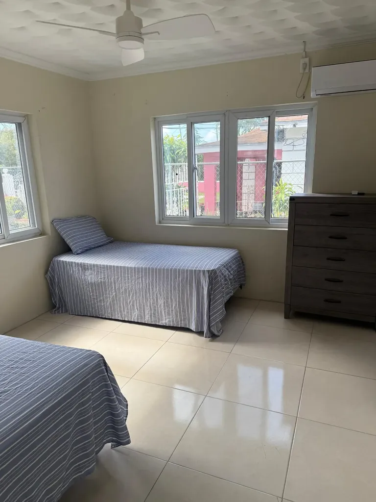 Sears Road New Providence Paradise Island BS