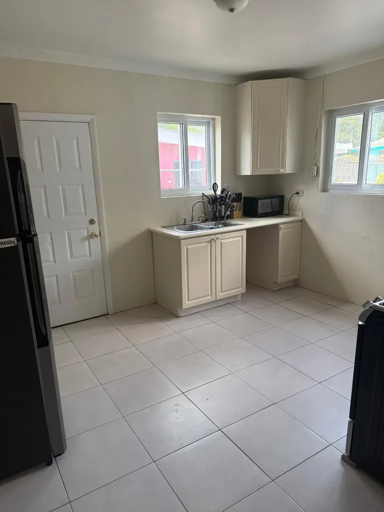 Sears Road New Providence Paradise Island BS