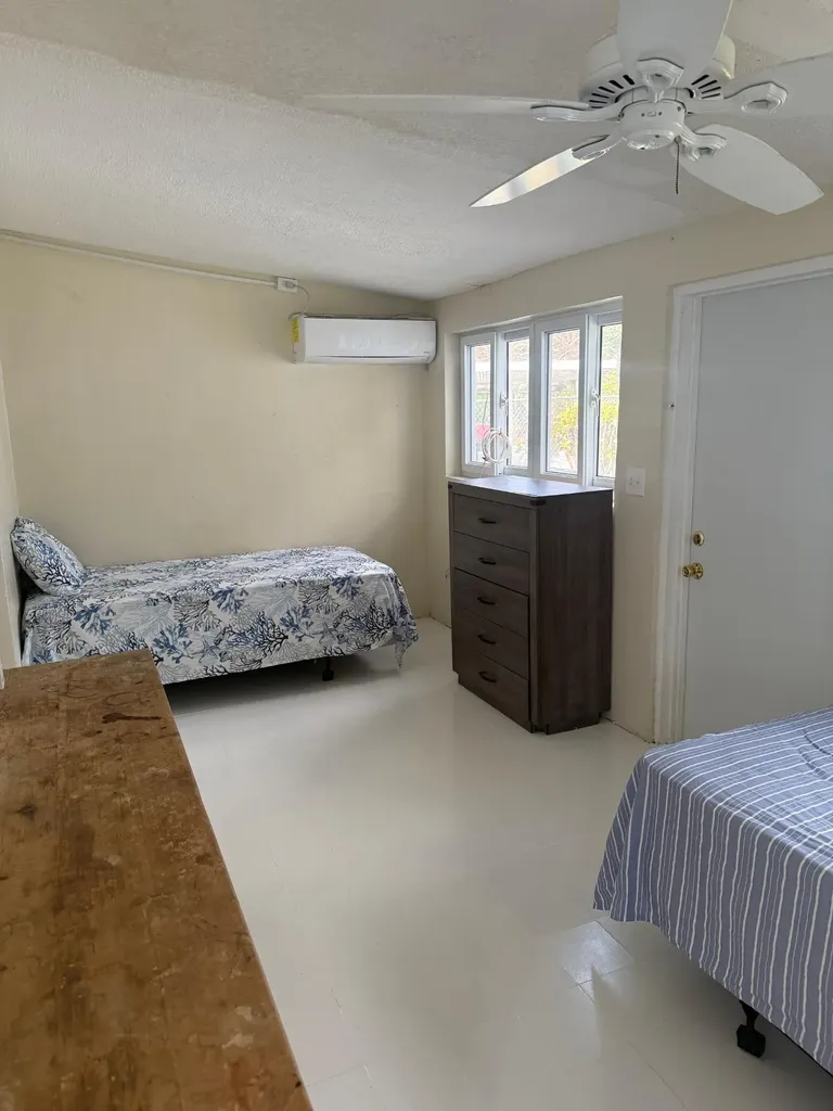 Sears Road New Providence Paradise Island BS