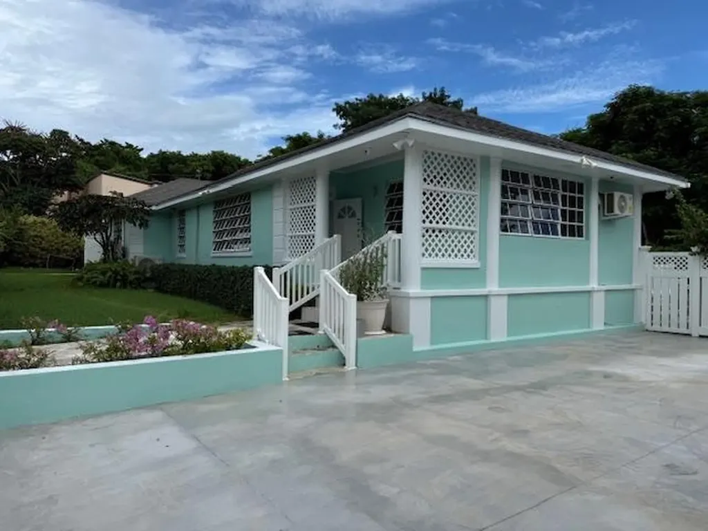 Johnson Road New Providence Paradise Island BS