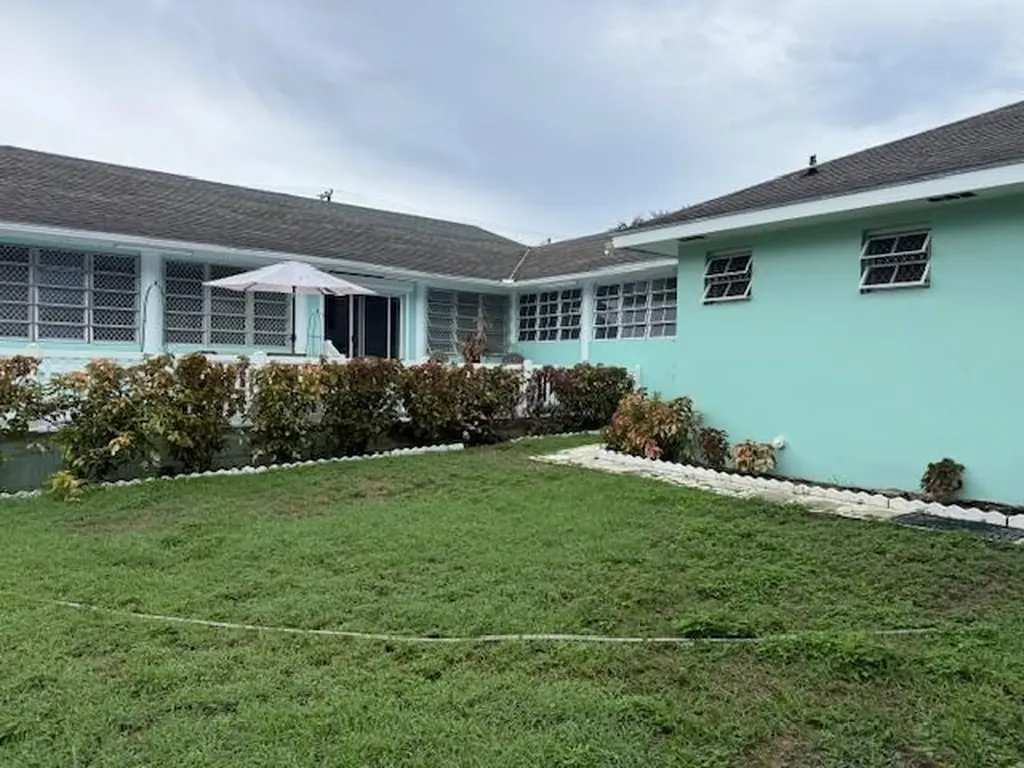 Johnson Road New Providence Paradise Island BS