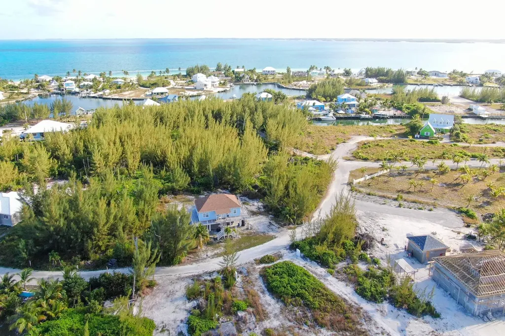 Canal Lot 10, Block 195 Abaco BS