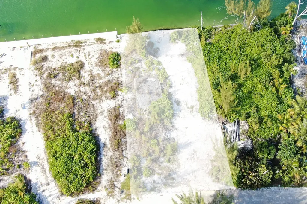 Canal Lot 10, Block 195 Abaco BS