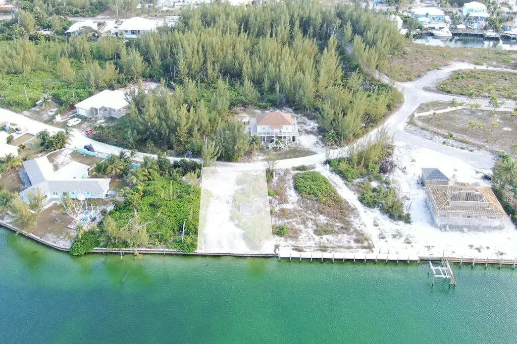 Canal Lot 10, Block 195 Abaco BS