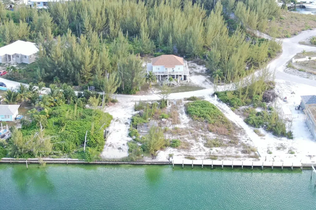 Canal Lot 10, Block 195 Abaco BS