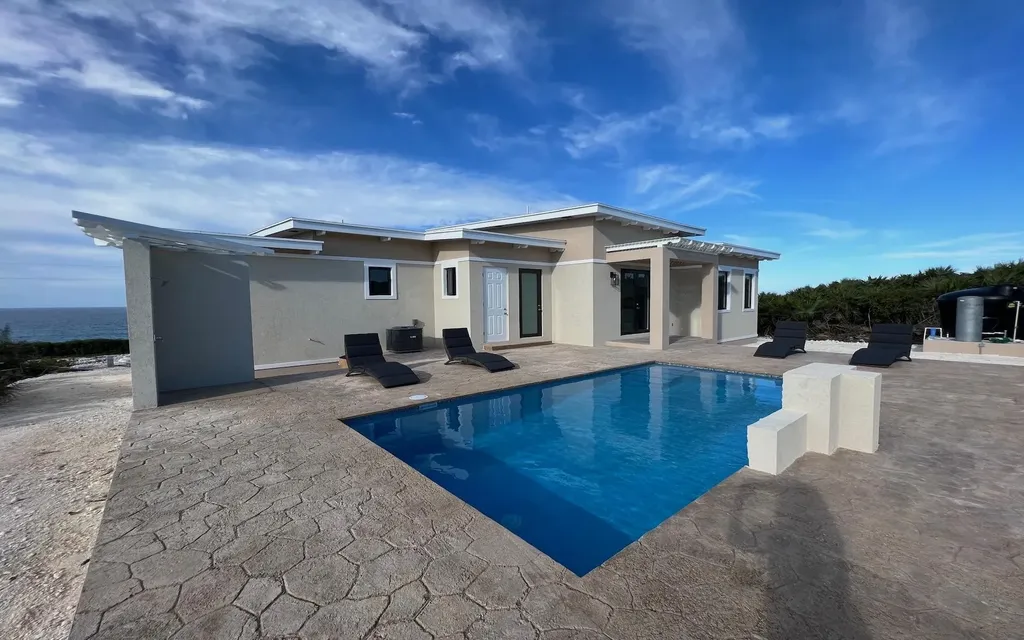 5 Ocean Drive Rainbow Bay Eleuthera BS