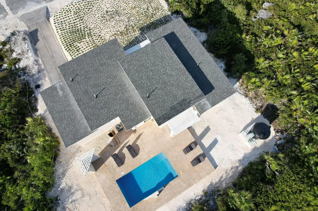 5 Ocean Drive Rainbow Bay Eleuthera BS