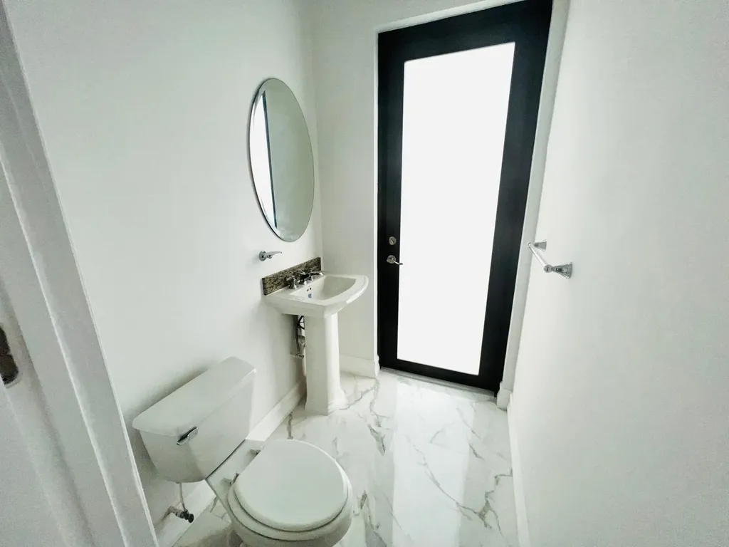 5 Ocean Drive Rainbow Bay Eleuthera BS