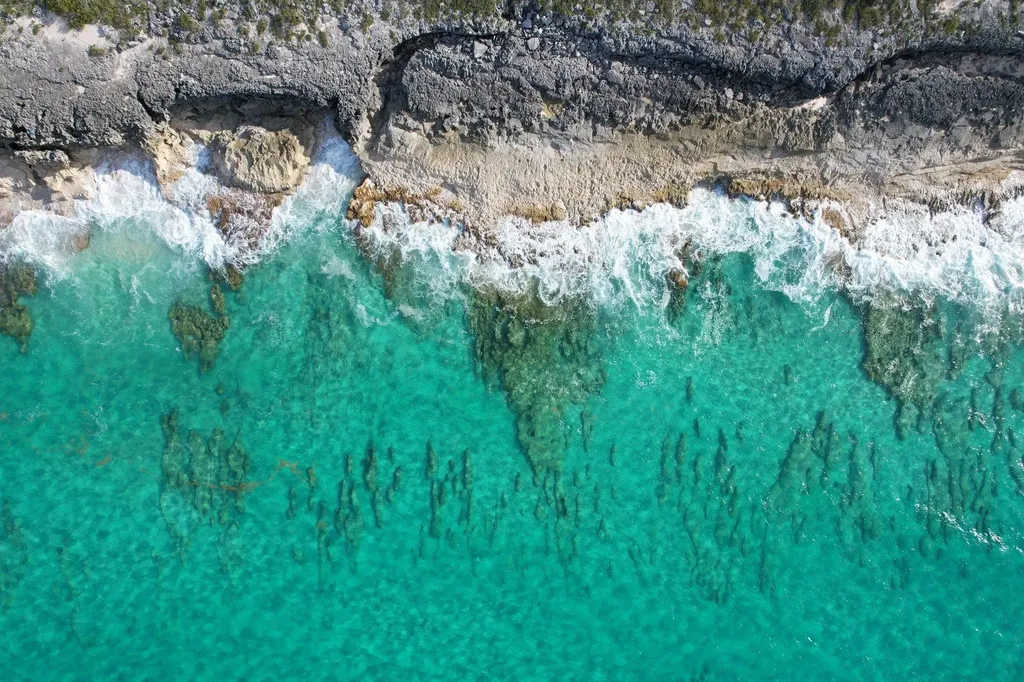 5 Ocean Drive Rainbow Bay Eleuthera BS