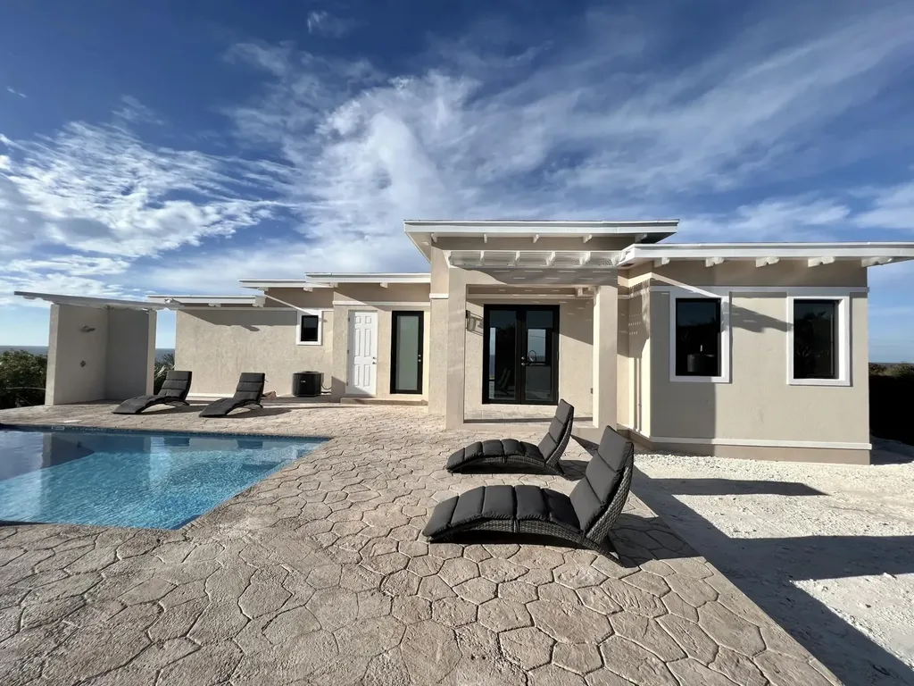 5 Ocean Drive Rainbow Bay Eleuthera BS