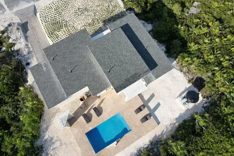 5 Ocean Drive Rainbow Bay Eleuthera BS