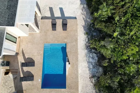 5 Ocean Drive Rainbow Bay Eleuthera BS