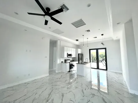 5 Ocean Drive Rainbow Bay Eleuthera BS