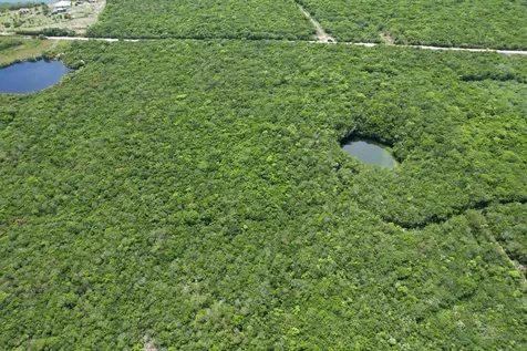 Queens Highway Eleuthera BS