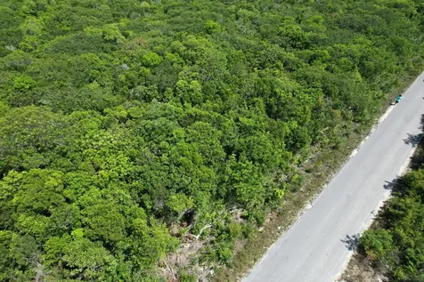 Queens Highway Eleuthera BS