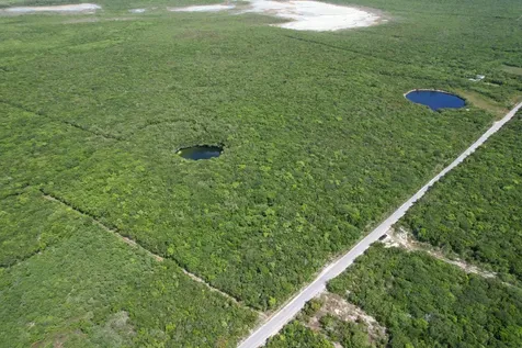 Queens Highway Eleuthera BS