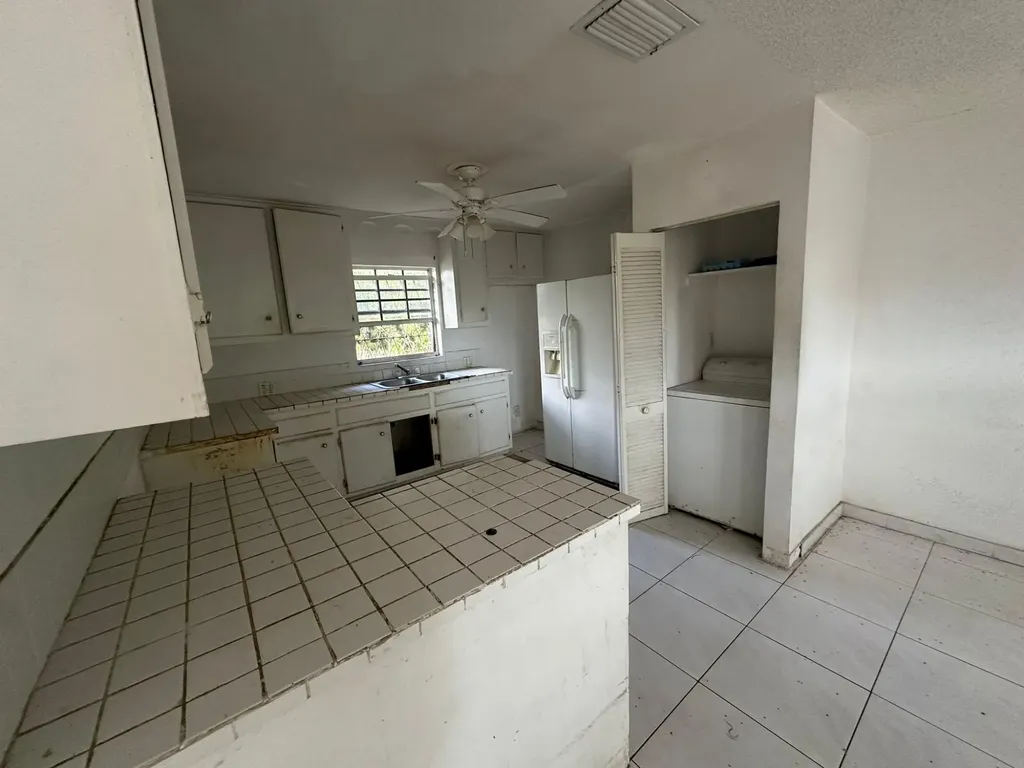 Spinney St, Yeoman's Wood Grand Bahama Freeport BS