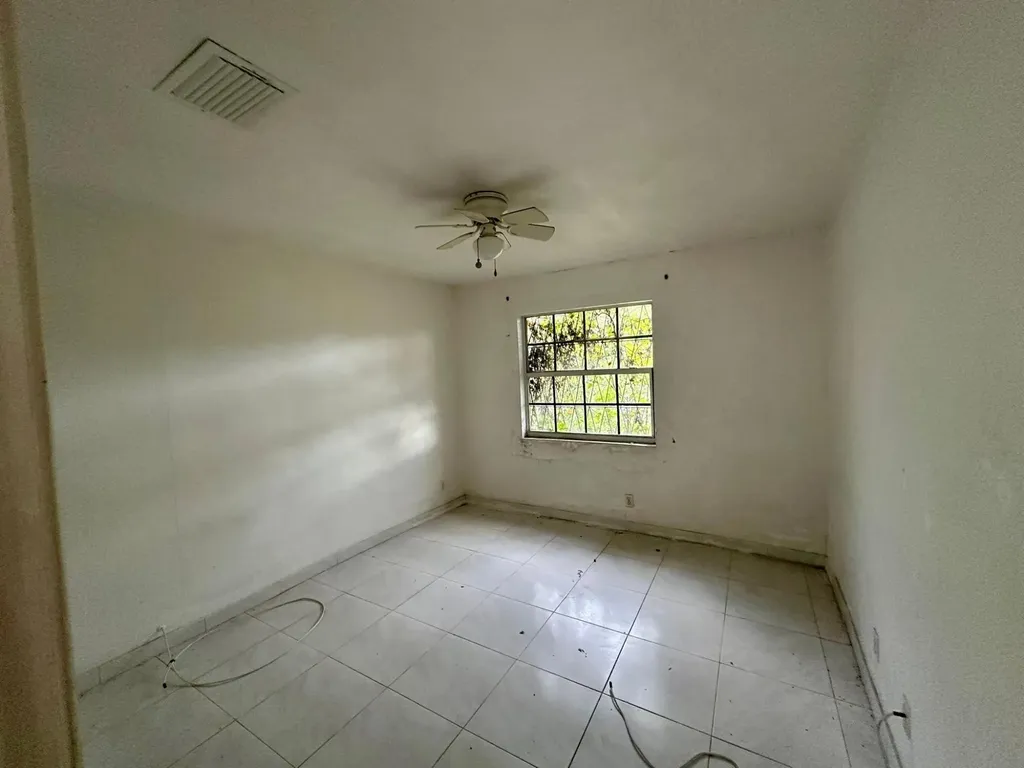 Spinney St, Yeoman's Wood Grand Bahama Freeport BS