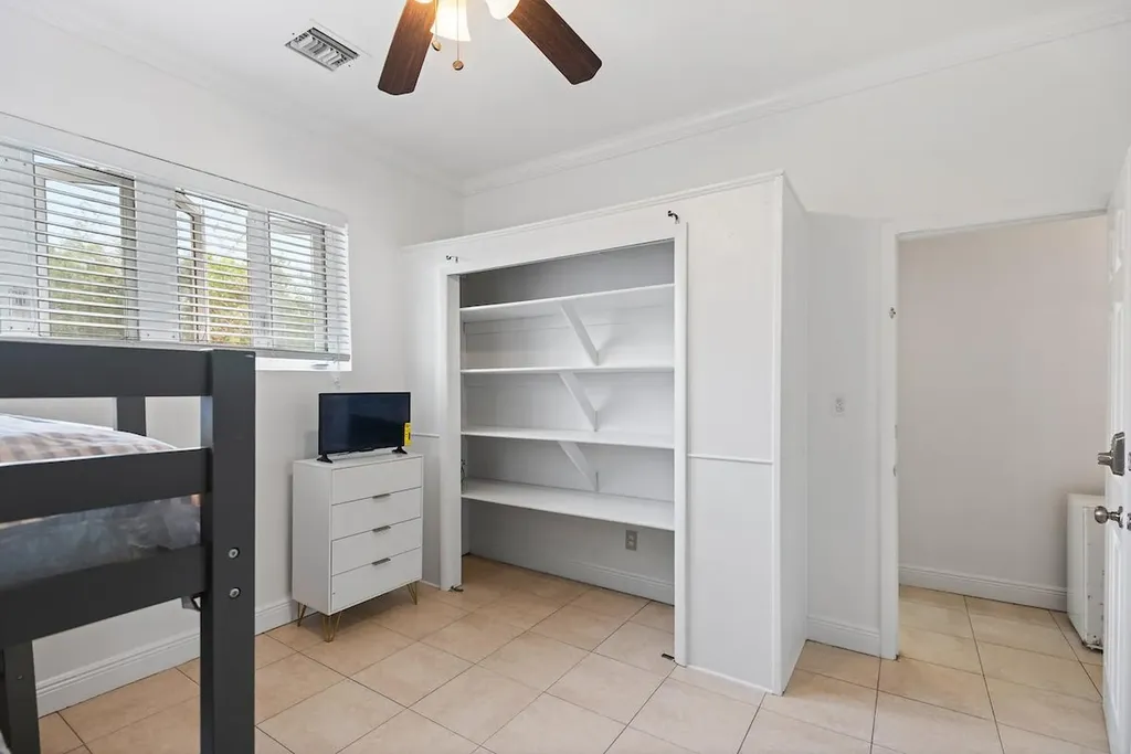 Coral Reef Circle New Providence Paradise Island BS