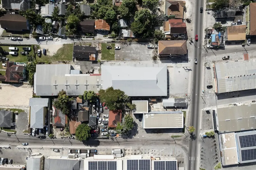 Mackey Street Commercial New Providence Paradise Island BS