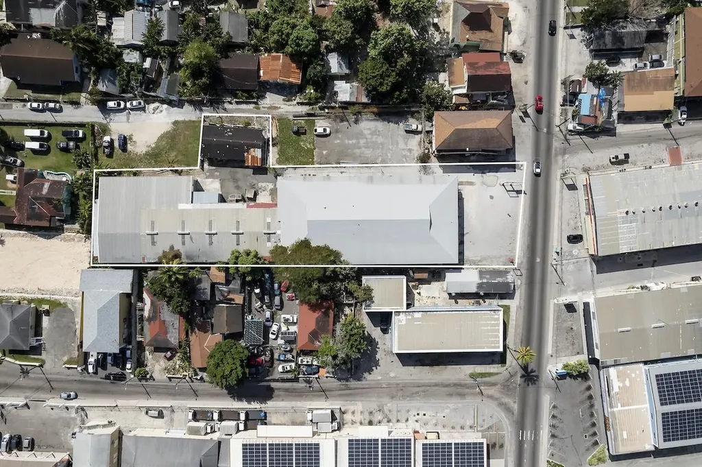 Mackey Street Commercial New Providence Paradise Island BS