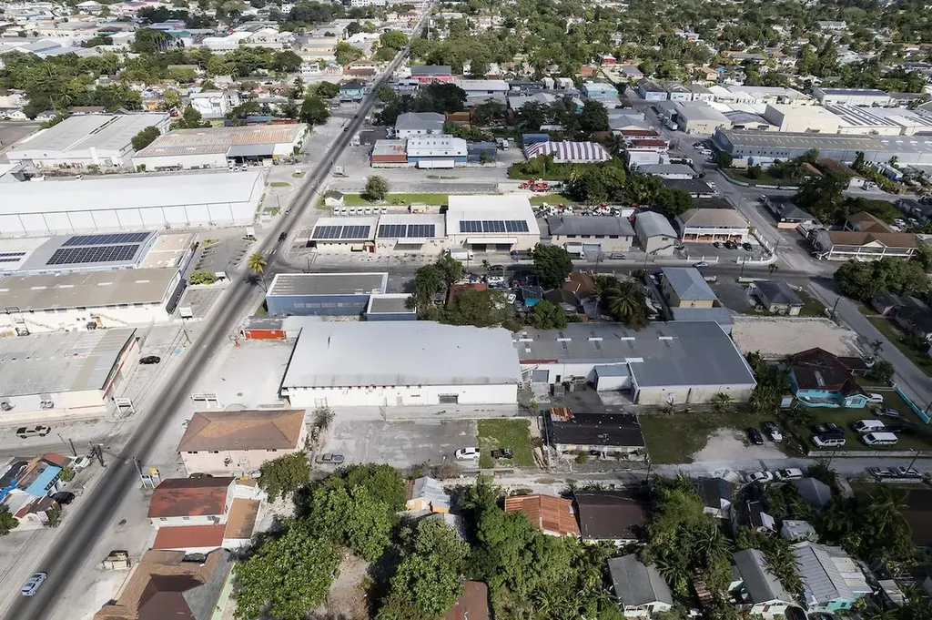 Mackey Street Commercial New Providence Paradise Island BS