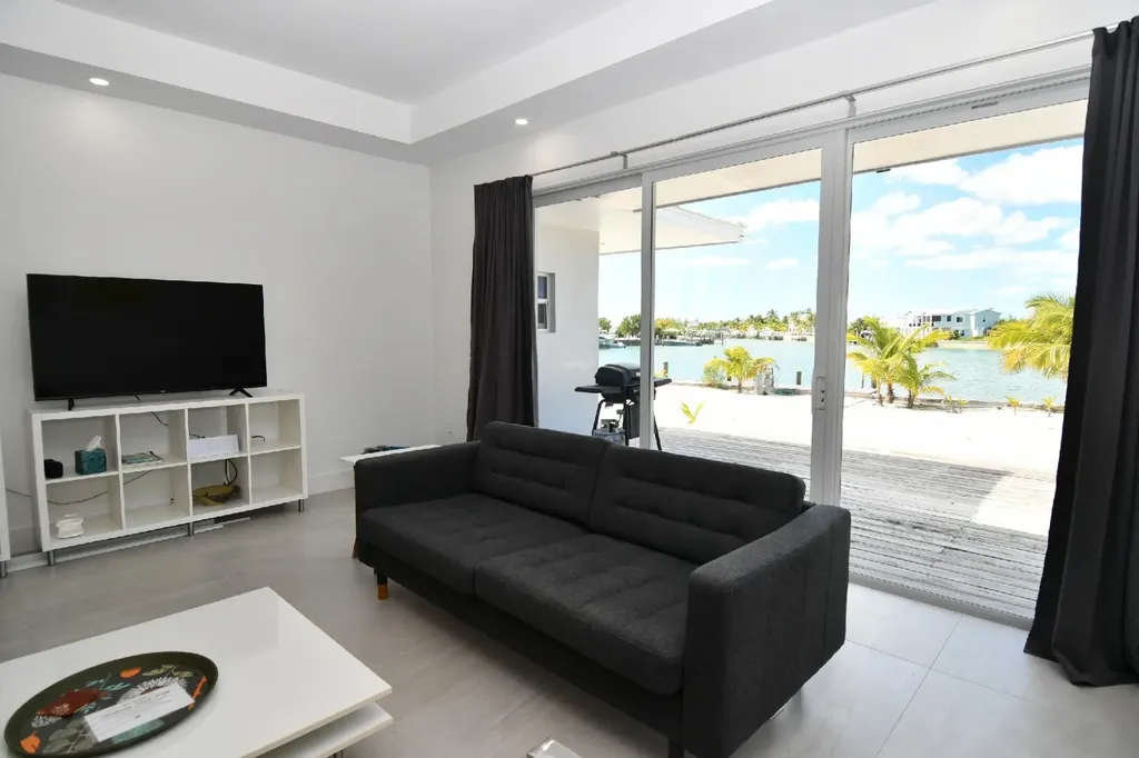 Galleon West - Canal Home Abaco BS