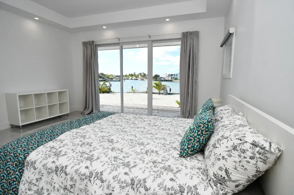 Galleon West - Canal Home Abaco BS