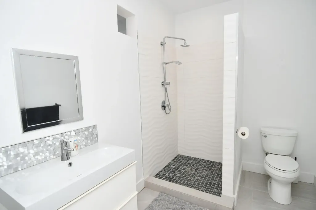 Galleon West - Canal Home Abaco BS