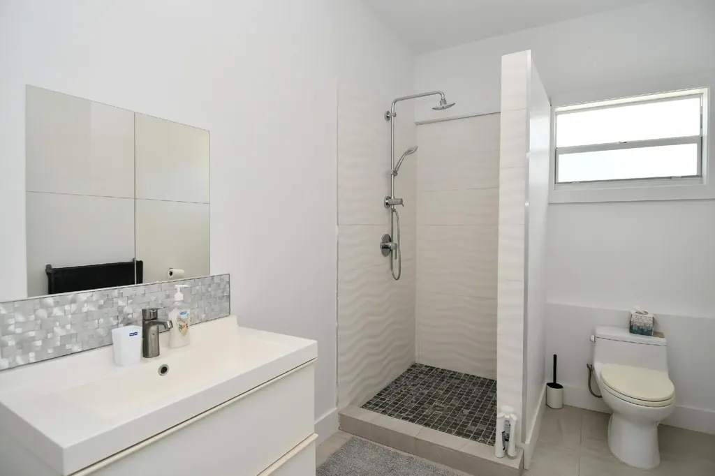 Galleon West - Canal Home Abaco BS