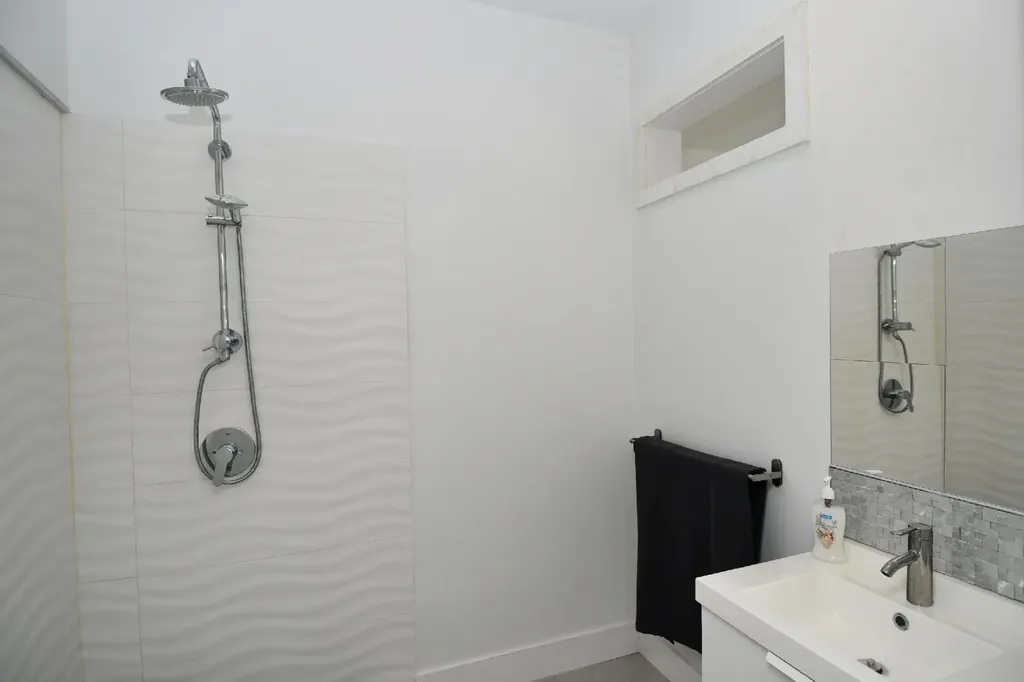 Galleon West - Canal Home Abaco BS