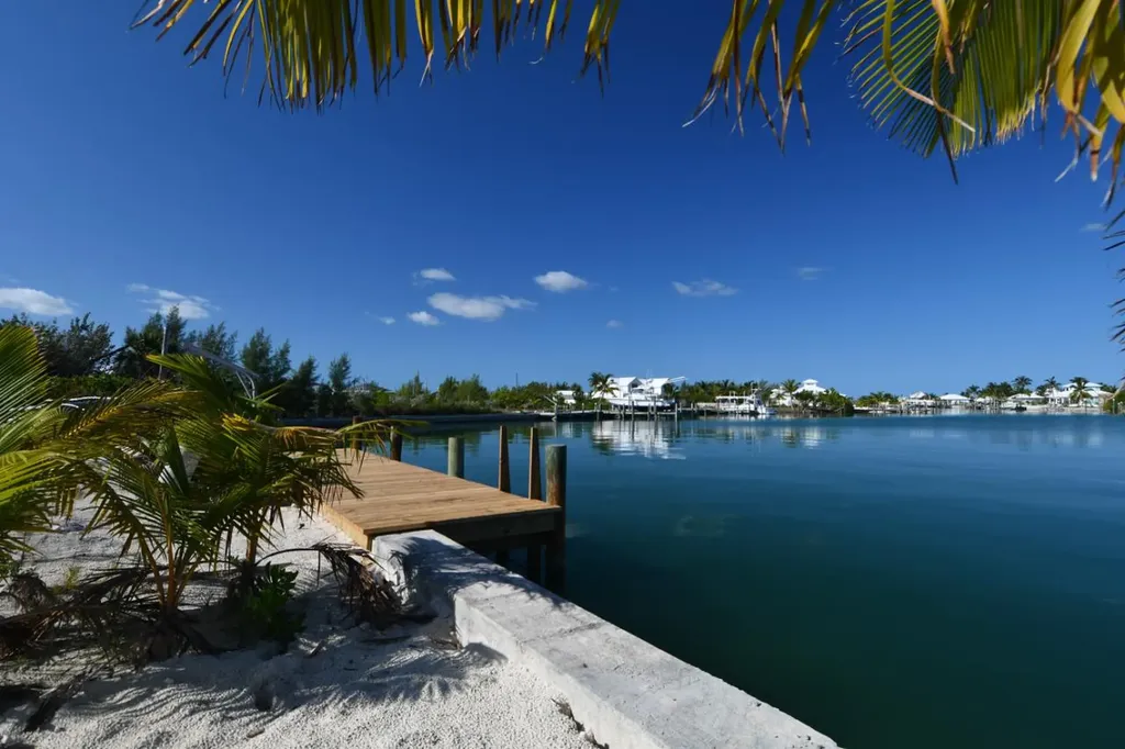 Galleon West - Canal Home Abaco BS