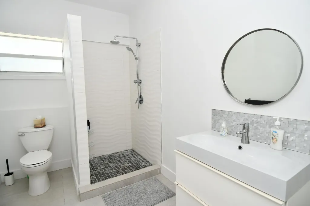 Galleon West - Canal Home Abaco BS