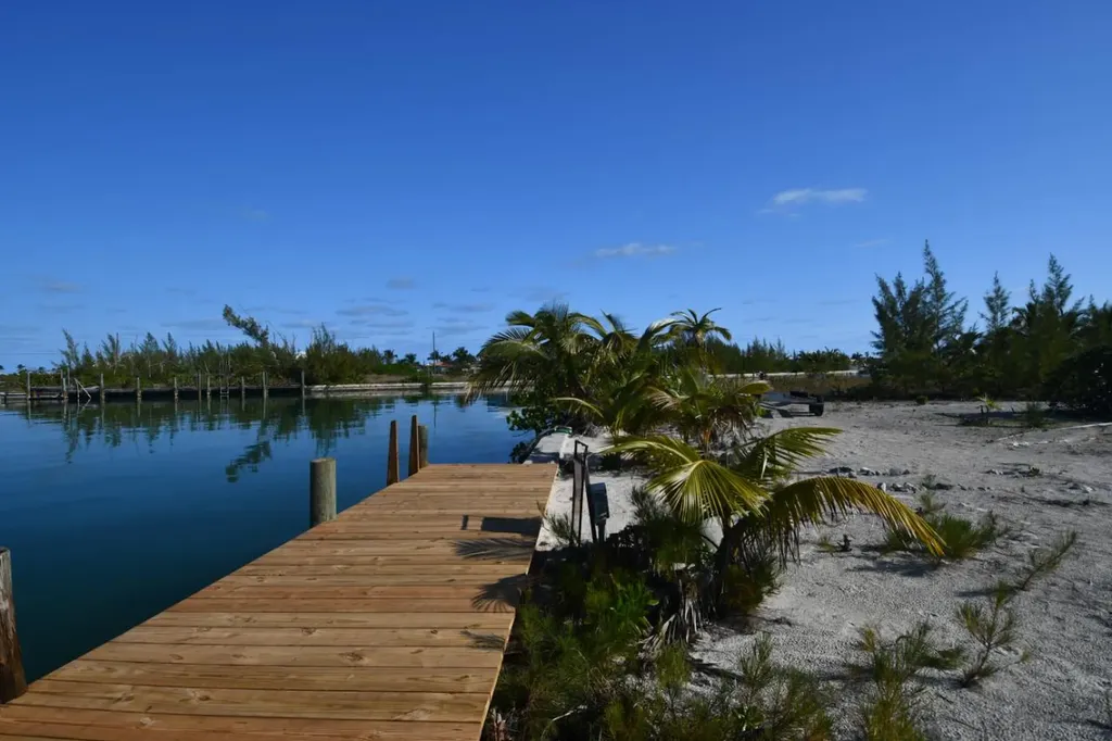 Galleon West - Canal Home Abaco BS
