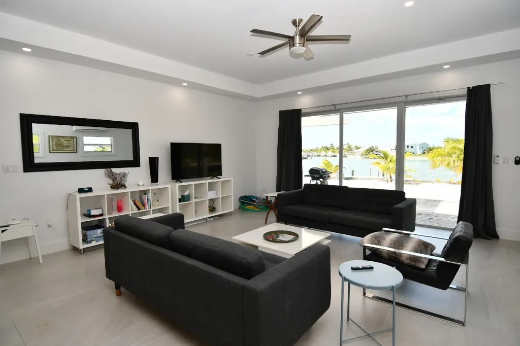 Galleon West - Canal Home Abaco BS