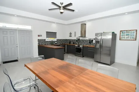 Galleon West - Canal Home Abaco BS