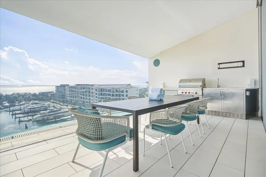 Honeycomb, Albany New Providence Paradise Island BS