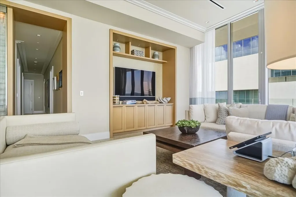 Honeycomb, Albany New Providence Paradise Island BS