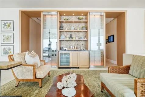 Honeycomb, Albany New Providence Paradise Island BS