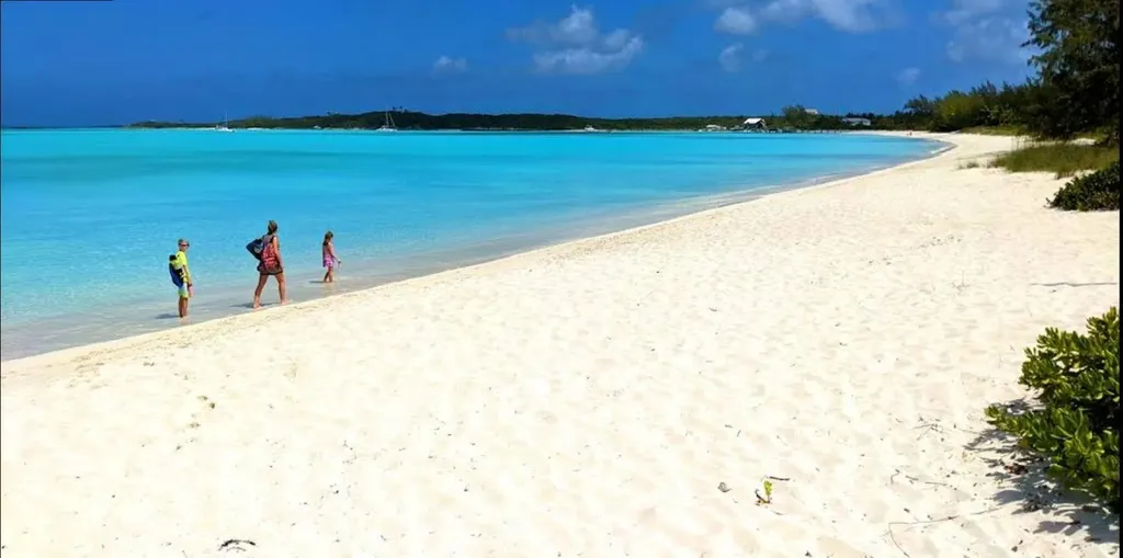 Hooper's Bay, Exuma Exuma BS