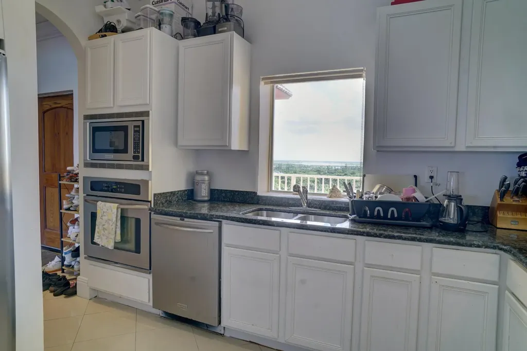 Caves Heights New Providence Paradise Island BS