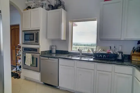 Caves Heights New Providence Paradise Island BS