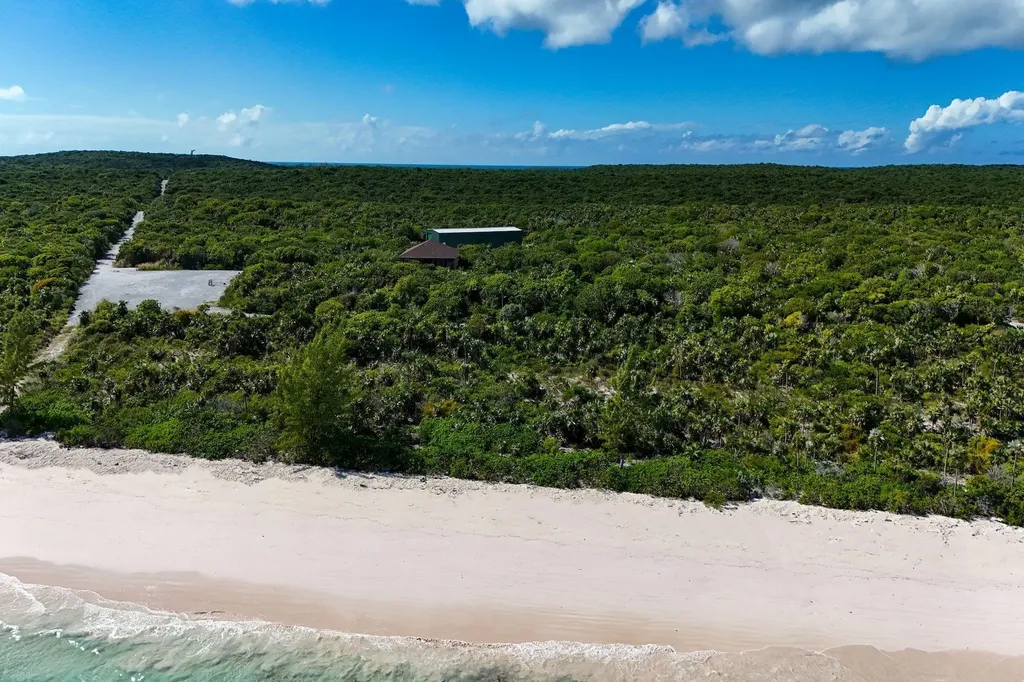 35 Acres Bannerman Town Eleuthera BS