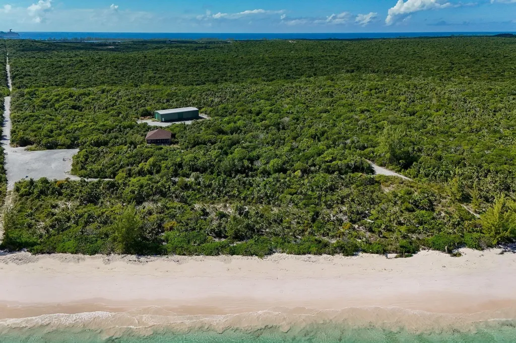 35 Acres Bannerman Town Eleuthera BS