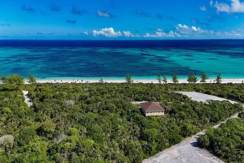 35 Acres Bannerman Town Eleuthera BS