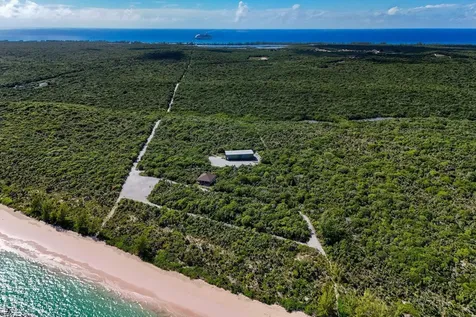 35 Acres Bannerman Town Eleuthera BS