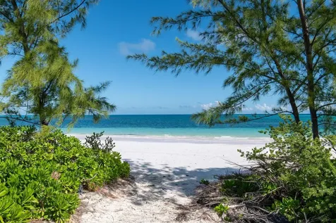 35 Acres Bannerman Town Eleuthera BS