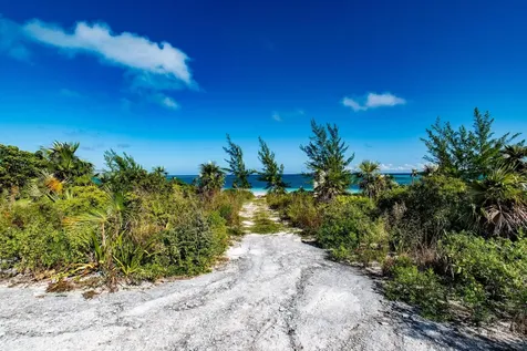 35 Acres Bannerman Town Eleuthera BS